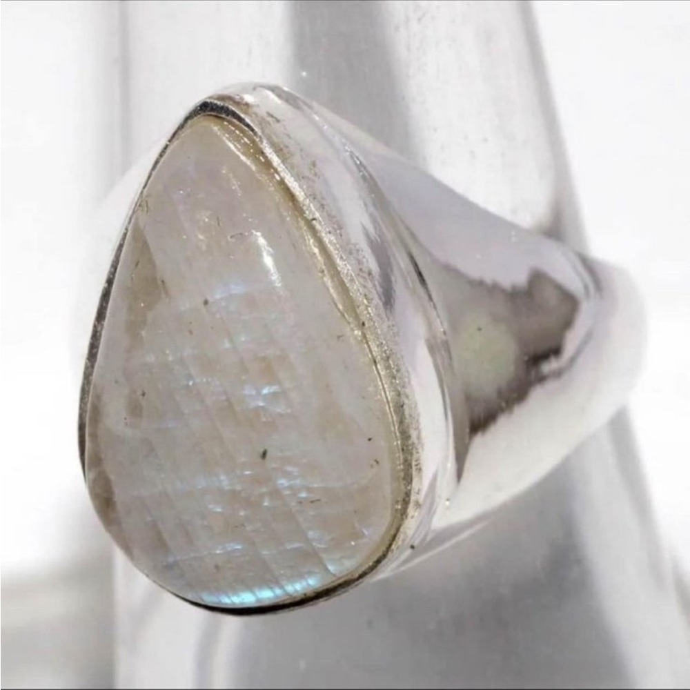 Elegant Silver Moonstone Ring - image 1